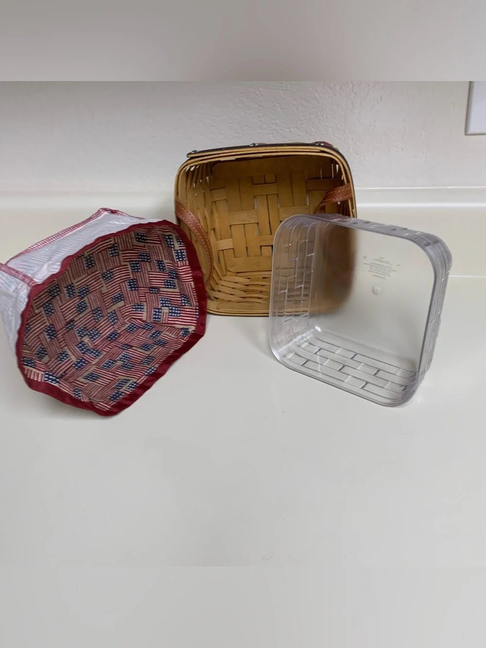 Longaberger PROUDLY AMERICAN MEDIUM BERRY BASKET Old Glory Liner Protector